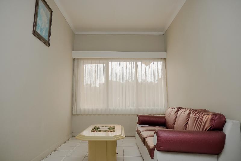 Rossan Villa Hotel near Sersan Bajuri RedPartner Bandung Exteriör bild